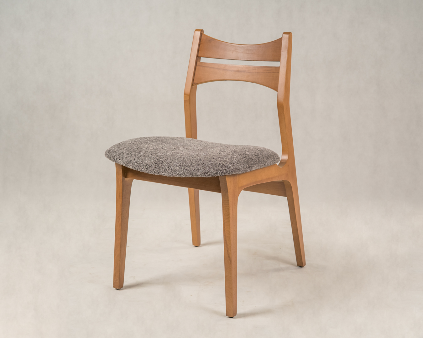 صندلی فرزاد - نمای اصلی